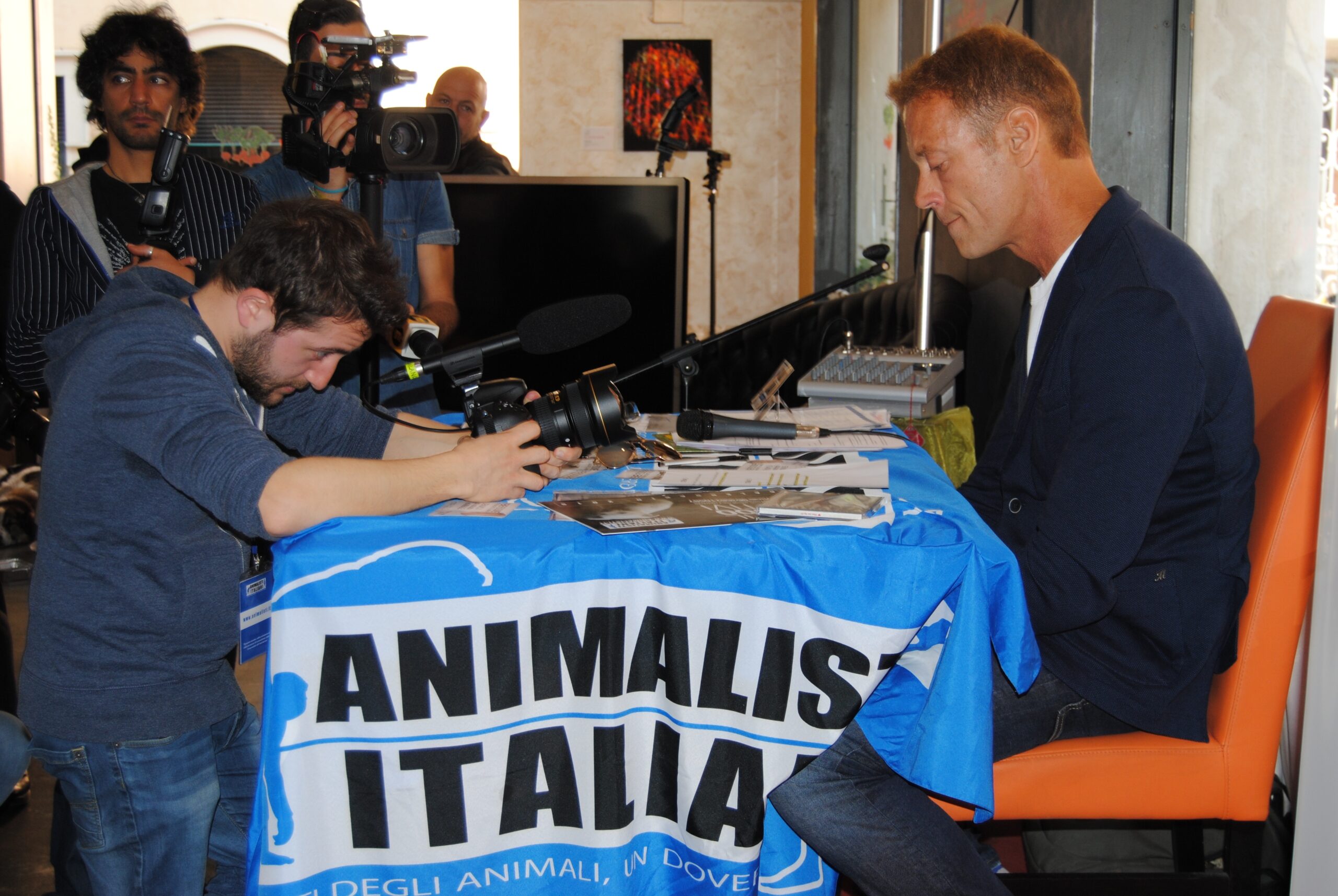 e7b279be6a862d254f0e7cc4dde2874e