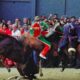 l_-siena-e-bufera-sul-palio-straordinario-nove-fantini-caduti-e-un-cavallo-abbattuto-etxw